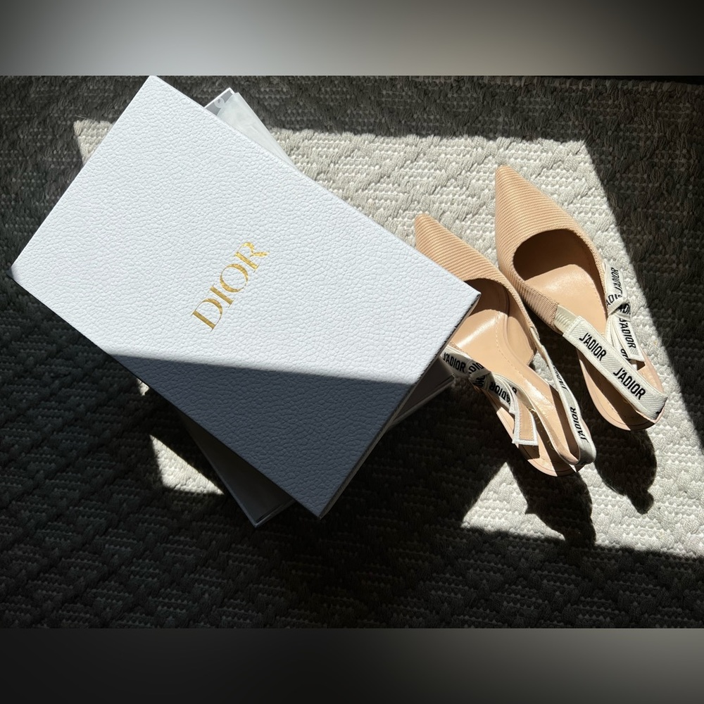 BRAND NEW Never Worn J’Adior Slingback Pump in Nude